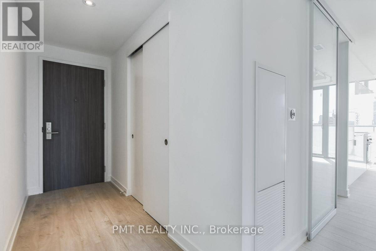 Toronto (mount Pleasant West), ON M4P1R4,185 Roehampton AVE #1412