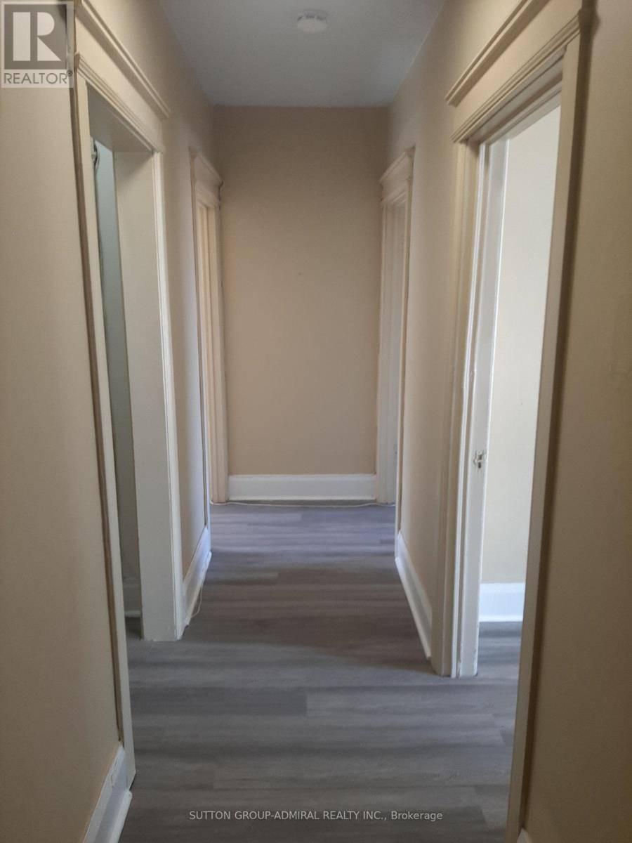 Toronto (yonge-st. Clair), ON M4T1W5,1266 Yonge ST #3