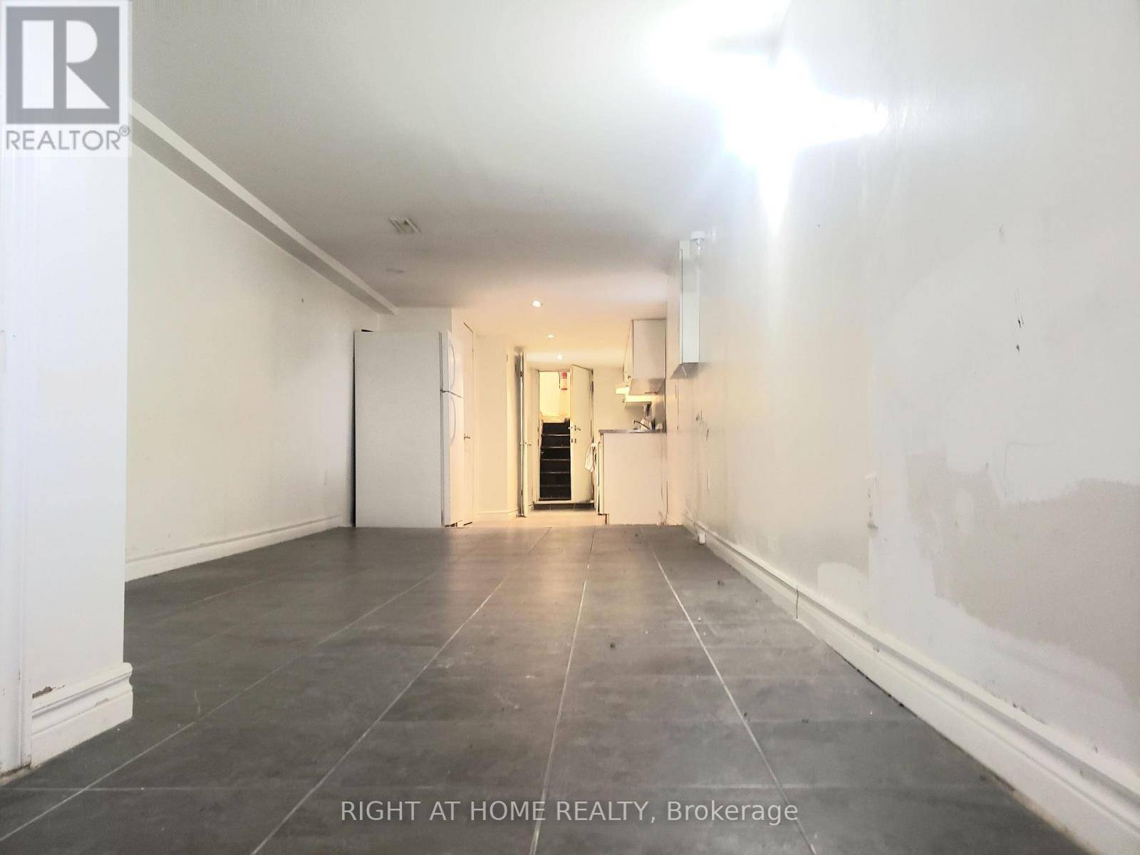 Toronto (little Portugal), ON M6H1C7,23 Lumbervale AVE #Lower