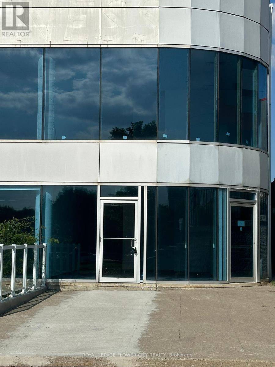 Toronto (hillcrest Village), ON M2H3P8,105 Gordon Baker RD #104