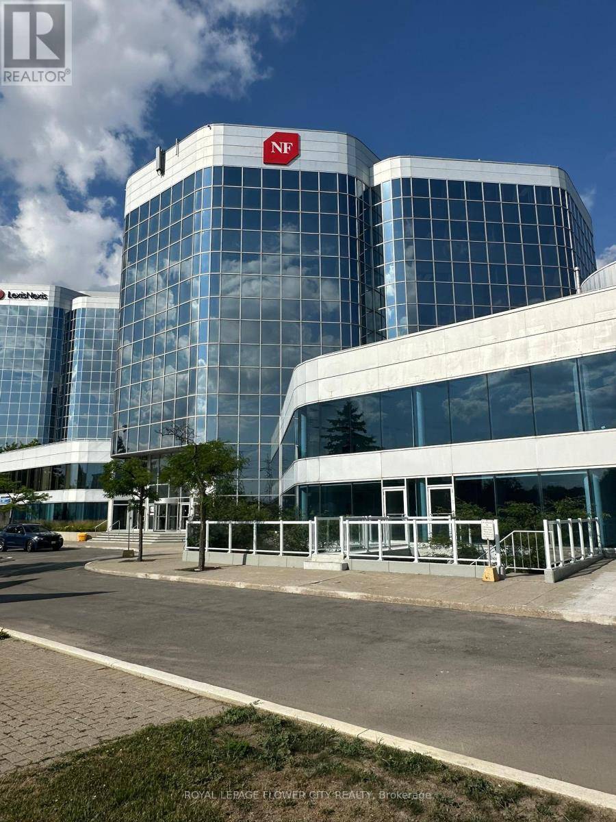 Toronto (hillcrest Village), ON M2H3P8,105 Gordon Baker RD #104