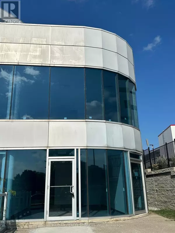 Toronto (hillcrest Village), ON M2H3P8,105 Gordon Baker RD #104
