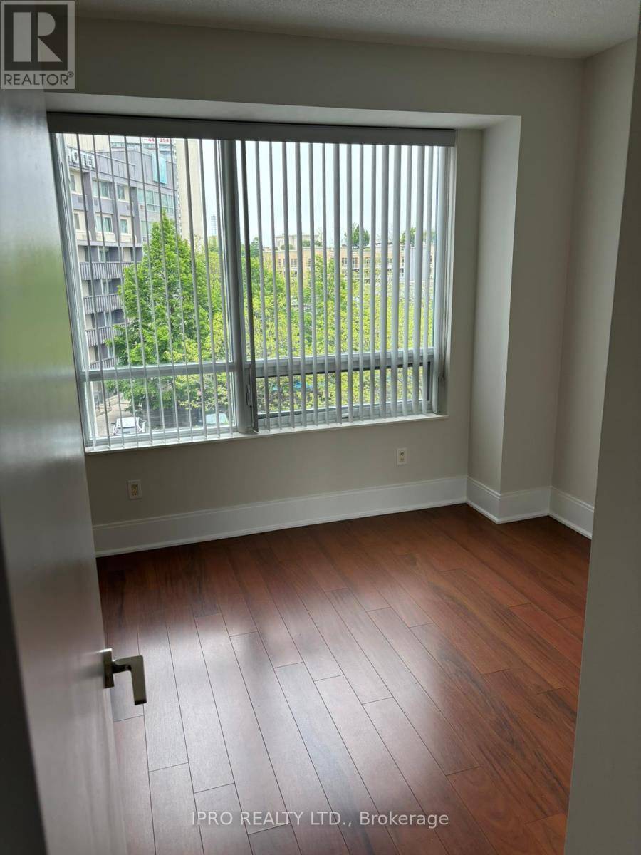 Toronto (banbury-don Mills), ON M3C0C6,181 Wynford DR #302