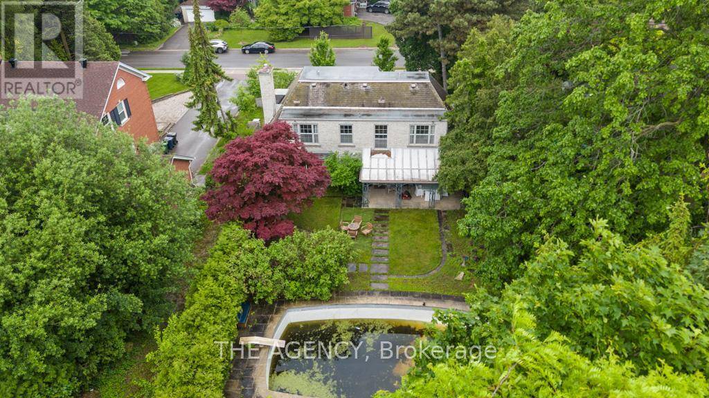Toronto (st. Andrew-windfields), ON M2L2M4,7 GERALD STREET