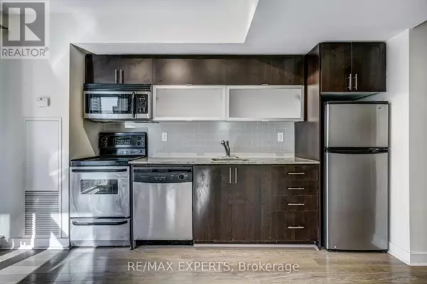 Toronto (niagara), ON M6K3S1,80 Western Battery RD #801