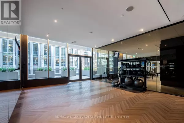 Toronto (annex), ON M4W0B7,11 Yorkville AVE #2314