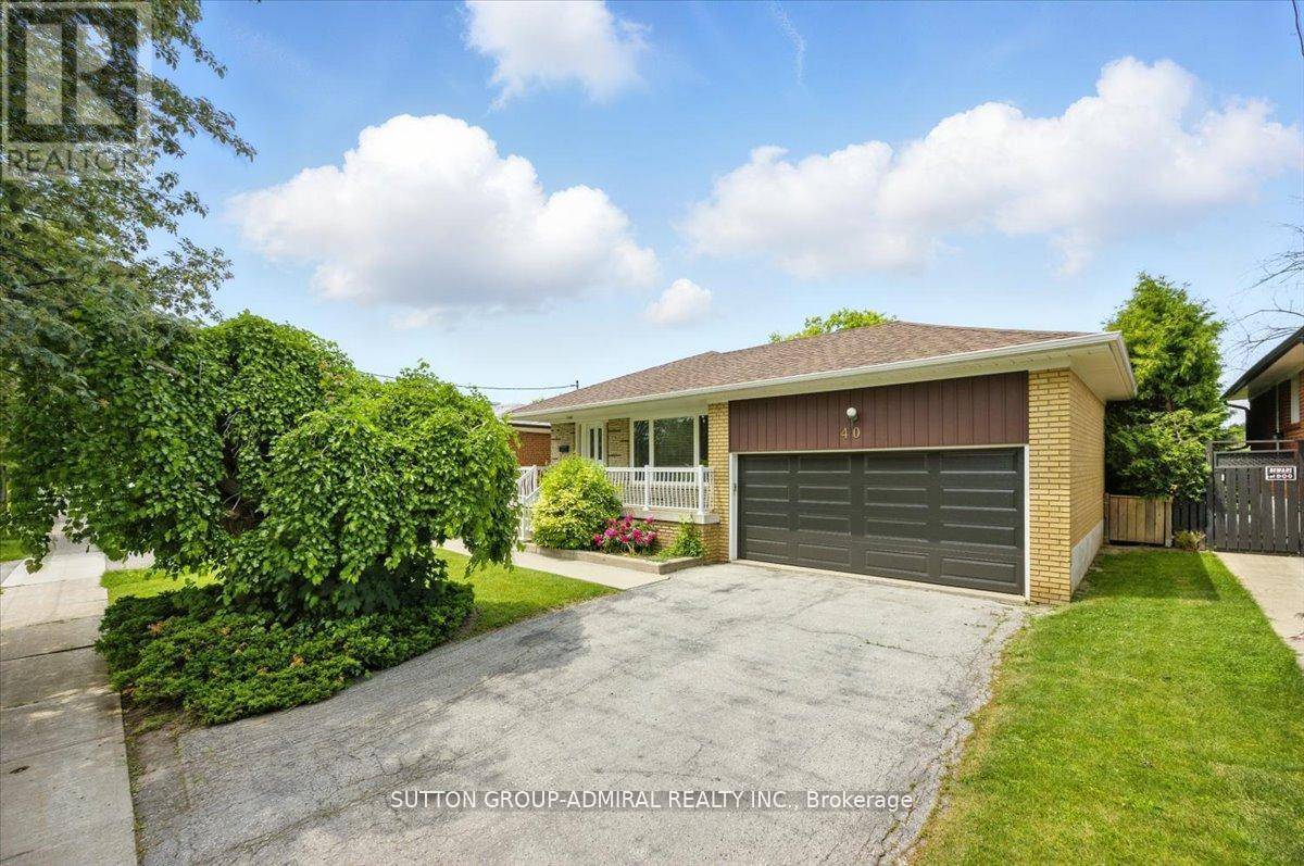 Toronto (newtonbrook West), ON M2R2L7,40 MARATHON CRESCENT