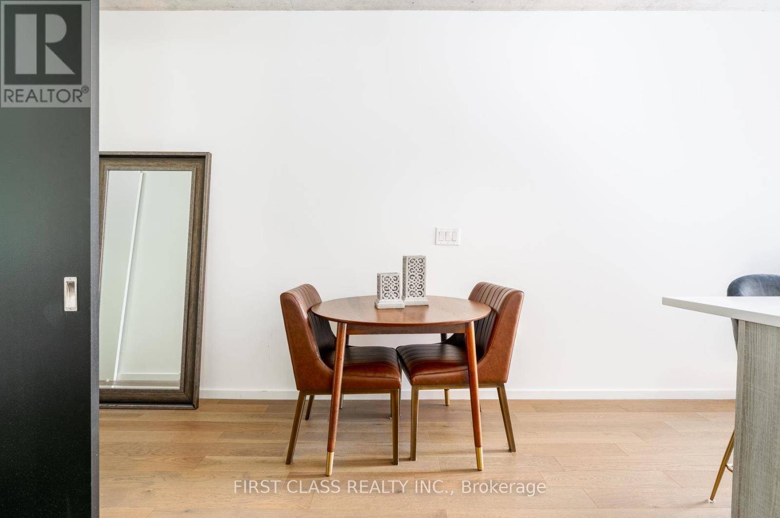 Toronto (waterfront Communities), ON M5A0T4,21 Lawren Harris SQ #416
