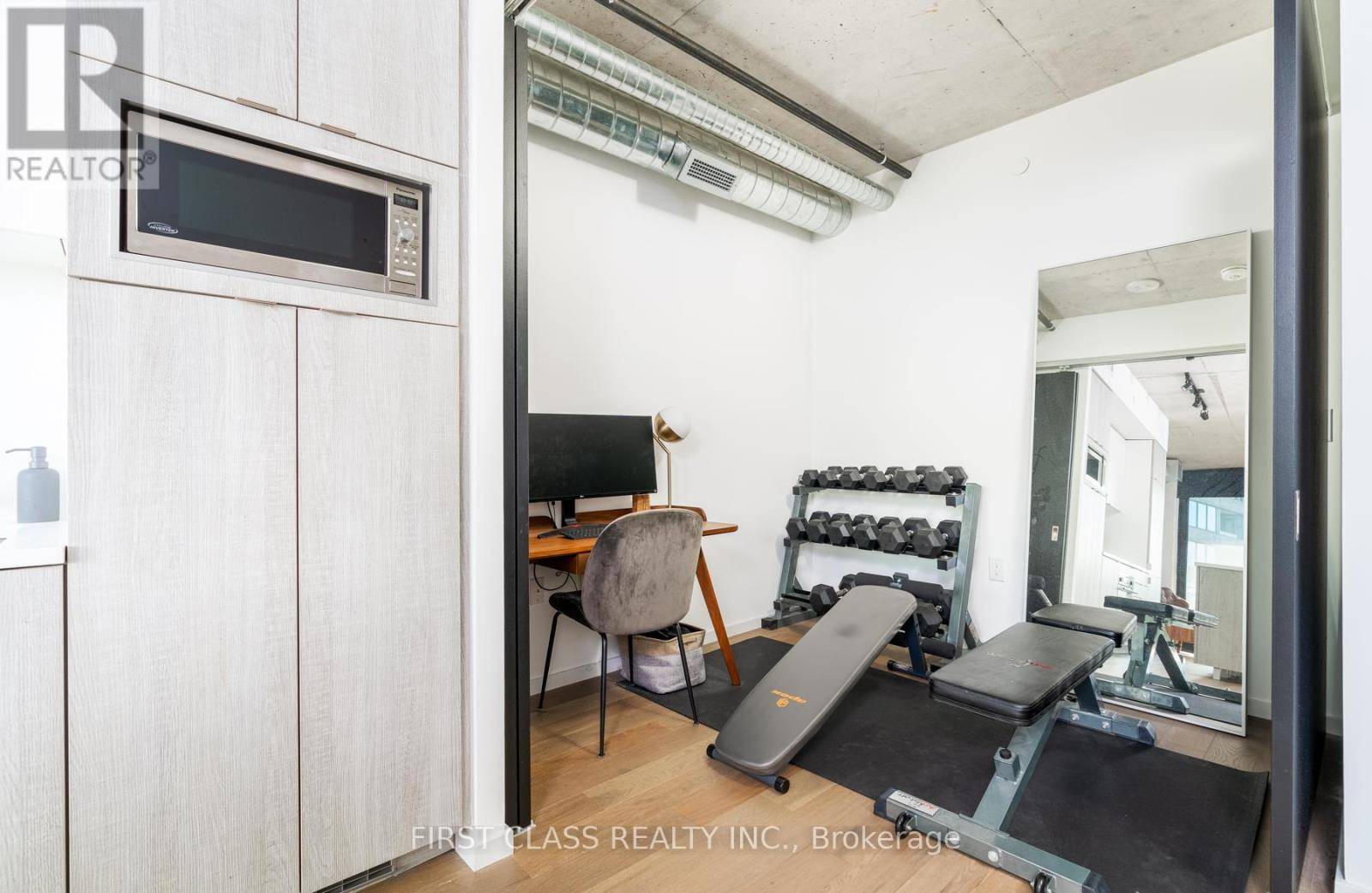 Toronto (waterfront Communities), ON M5A0T4,21 Lawren Harris SQ #416