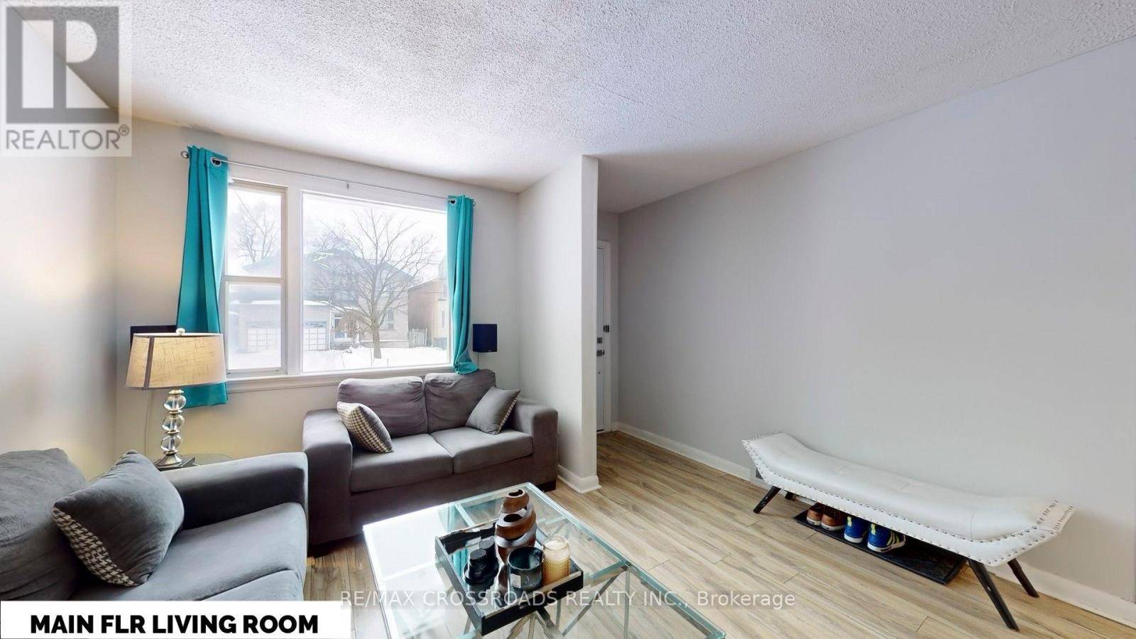 Toronto (newtonbrook West), ON M2M1H5,260 CONNAUGHT AVENUE