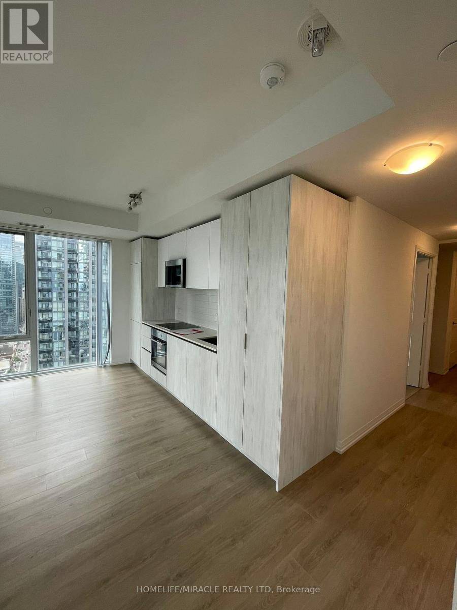 28 Widmer ST #3528, Toronto (waterfront Communities), ON M5V2E7