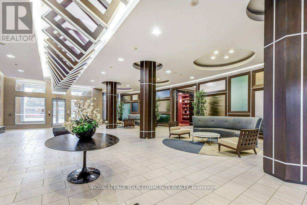 Toronto (newtonbrook East), ON M2M0A9,5793 Yonge ST #211