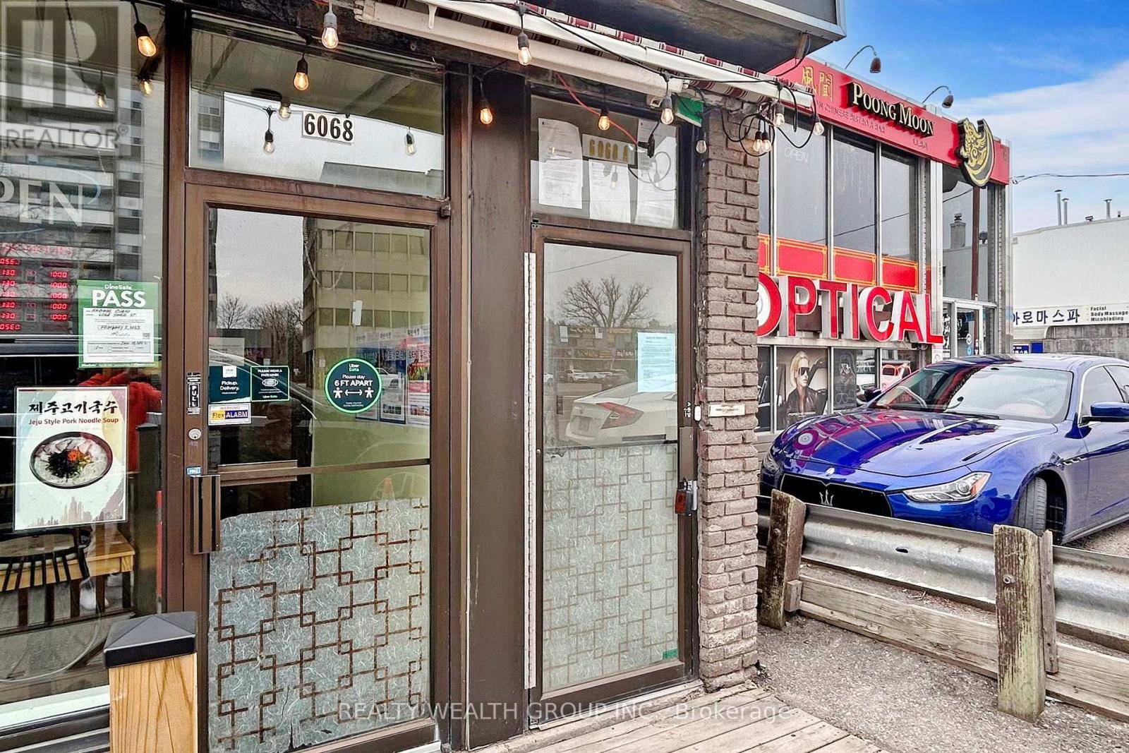 Toronto (newtonbrook West), ON M2M3W6,6068 A YONGE STREET