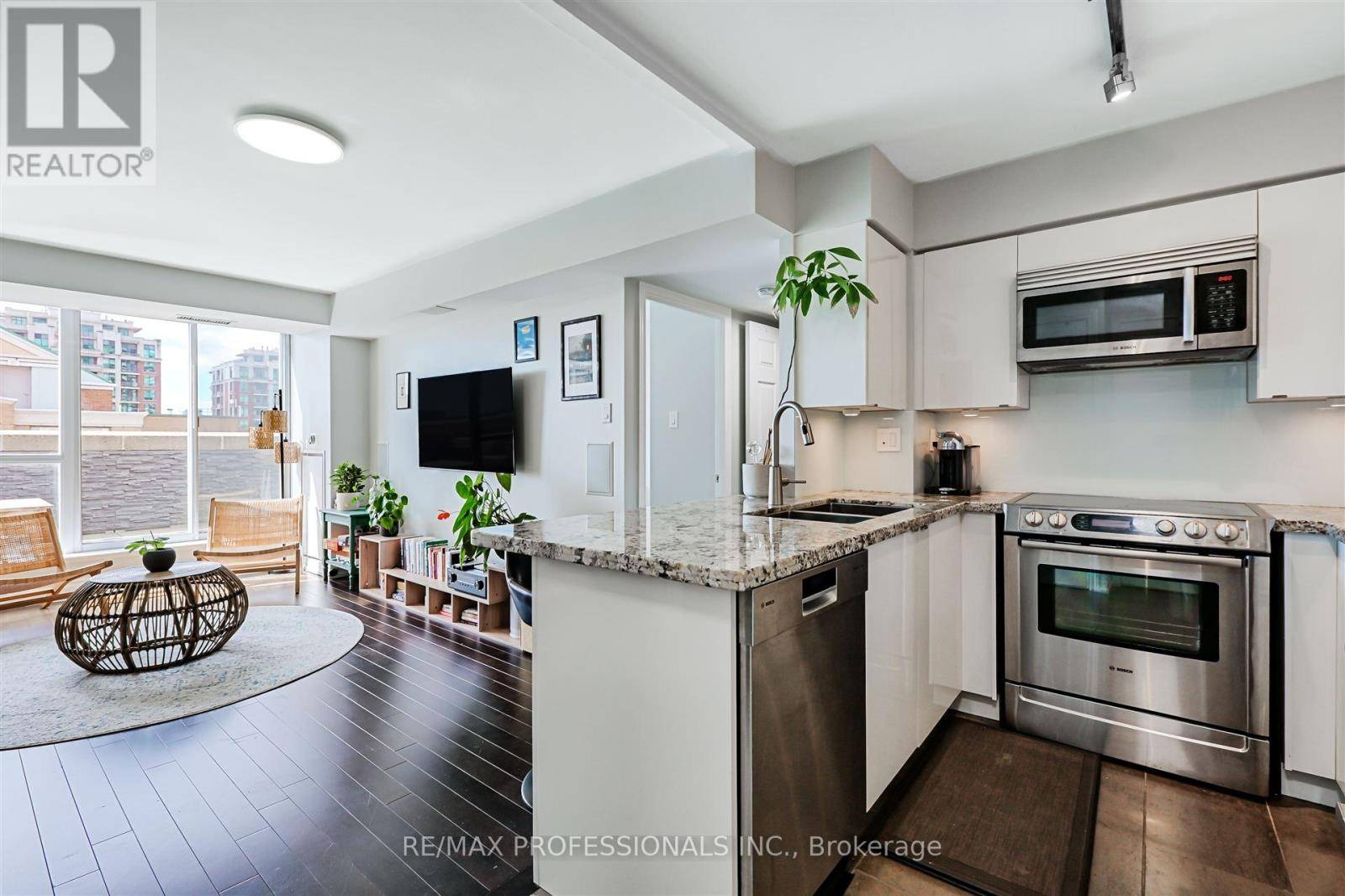Toronto (mount Pleasant West), ON M4S3G6,300 Balliol ST #PH909