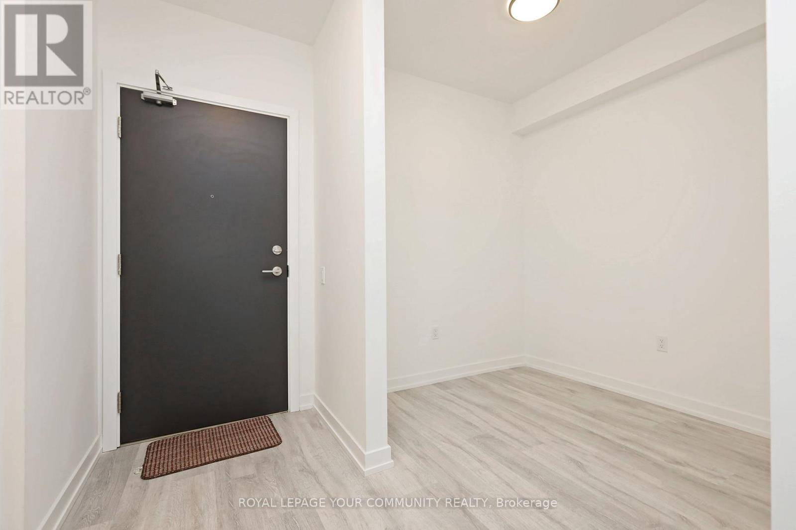 Toronto (newtonbrook East), ON M2M0B9,8 Olympic Garden DR #1003