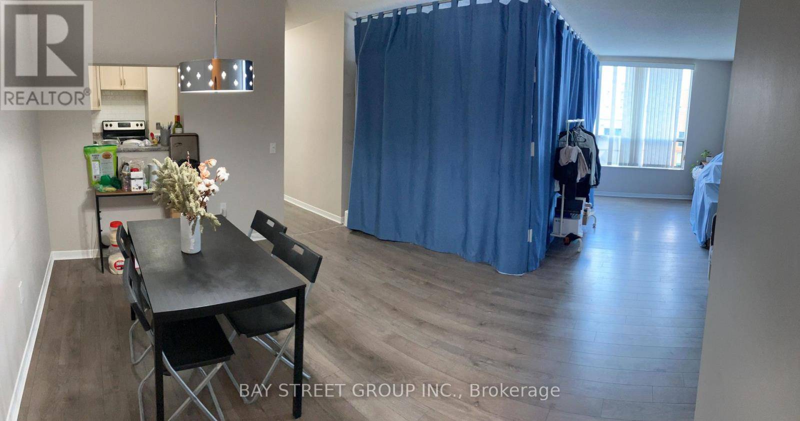 284 Bloor ST West #902, Toronto (annex), ON M5S3B8