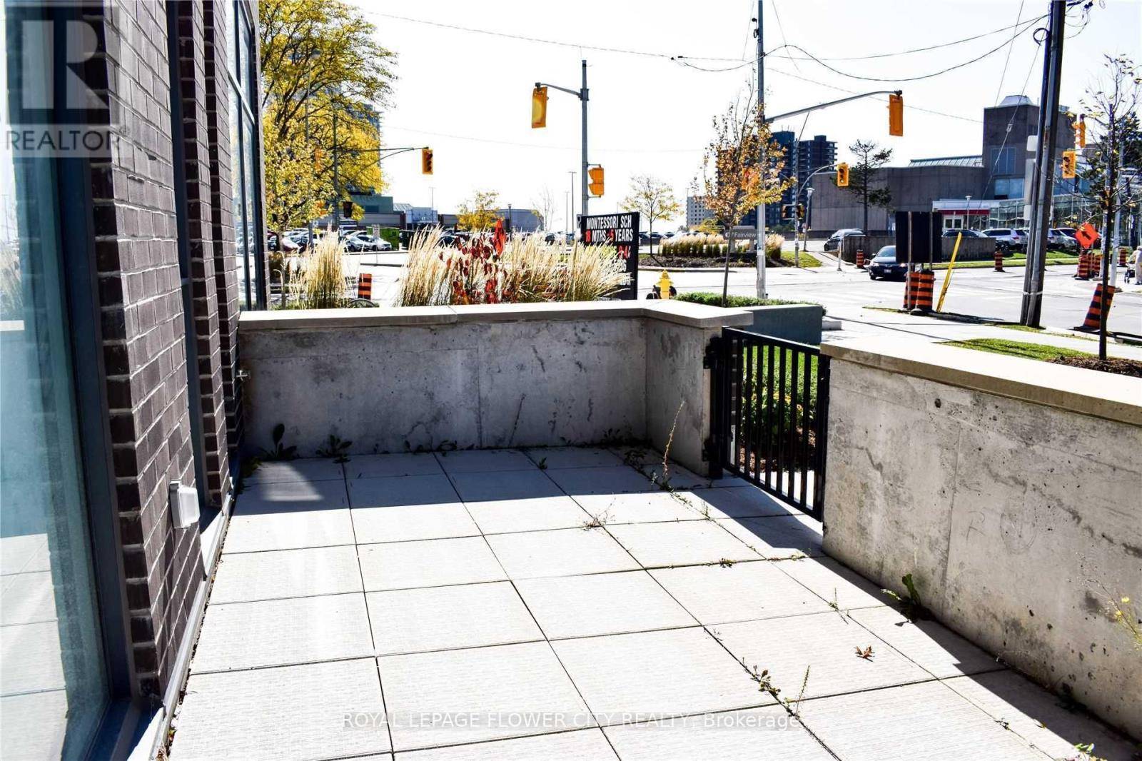 Toronto (henry Farm), ON M2J0E8,128 Fair View Mall DR South #101