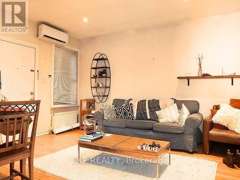 Toronto (cabbagetown-south St. James Town), ON M5A2K7,195 Carlton ST #Unit #2