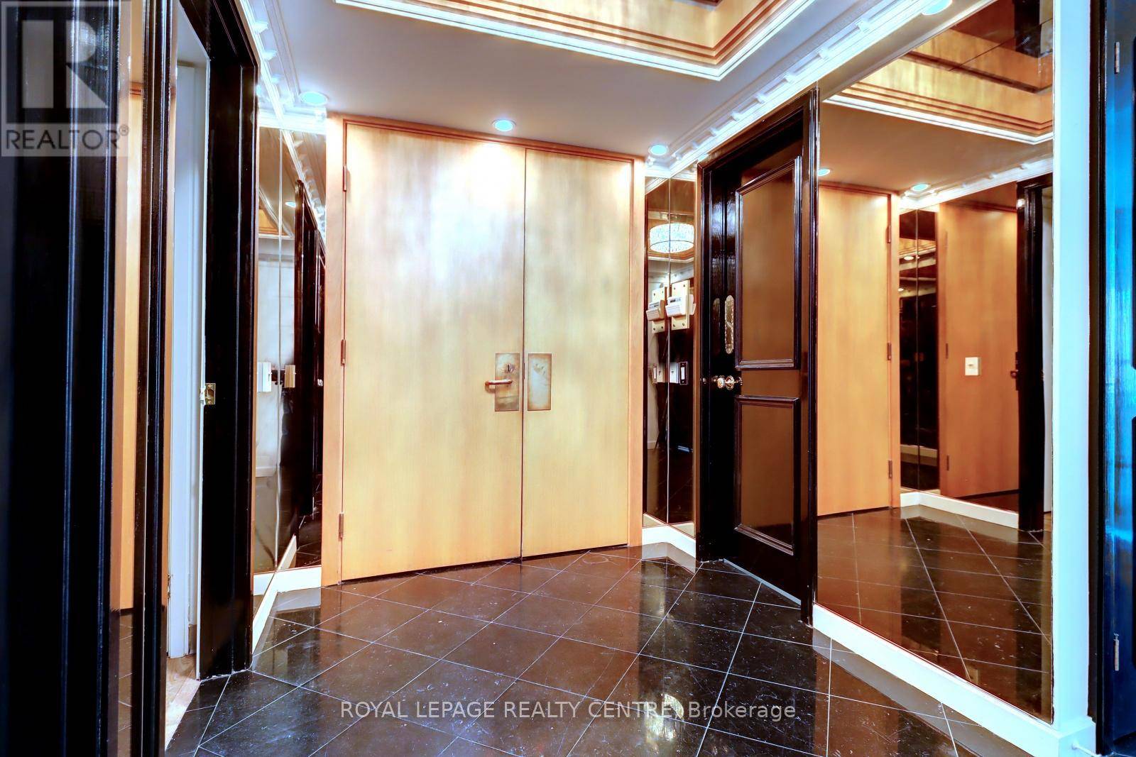 Toronto (waterfront Communities), ON M5V2Y5,480 Queens Quay W #401W