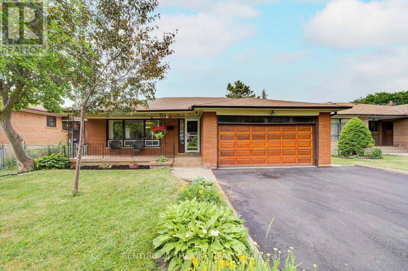 Toronto (pleasant View), ON M2J4C4,103 MARGARET AVENUE