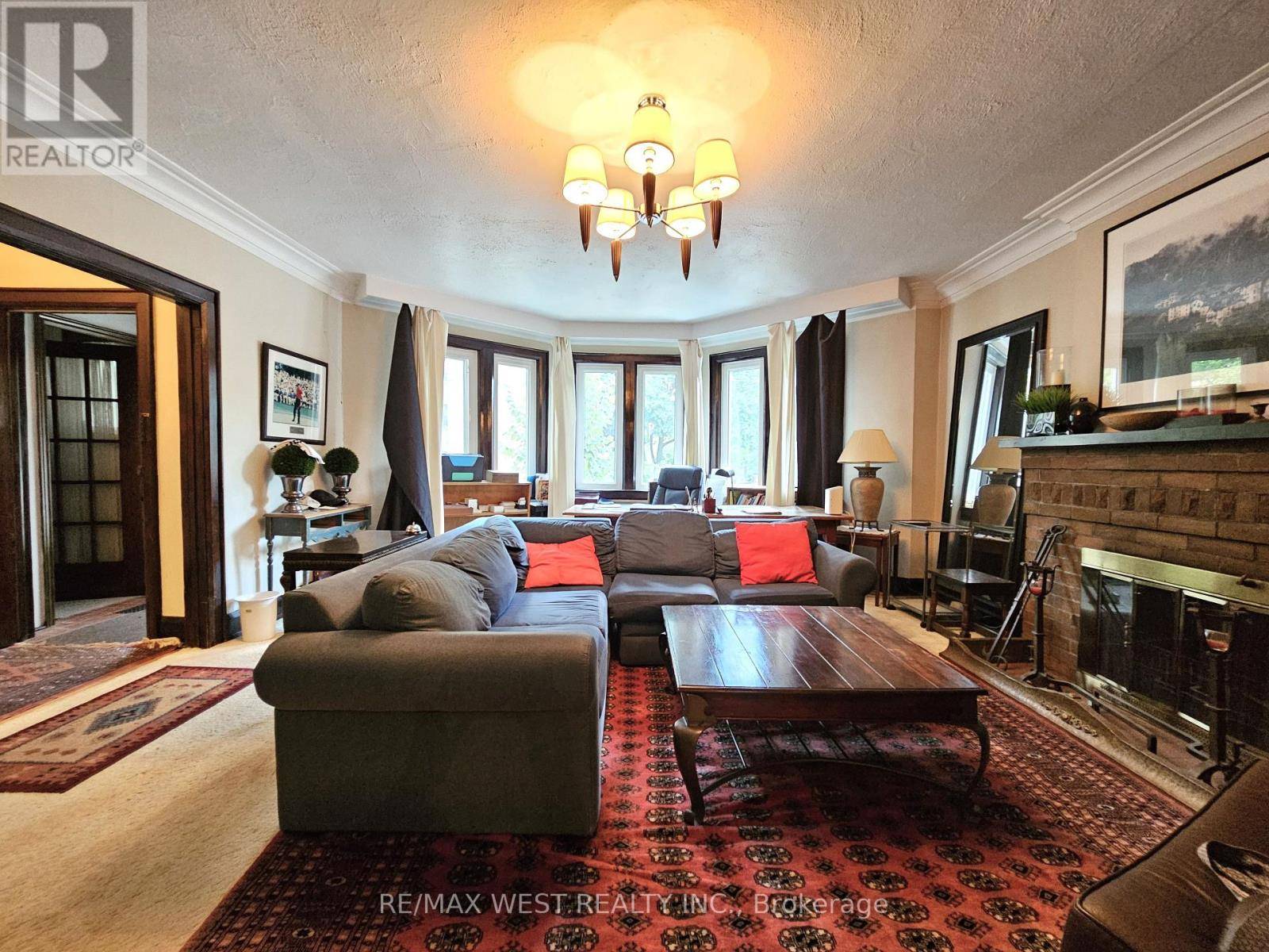 Toronto (yonge-st. Clair), ON M4V1V7,8 Oriole GDNS #Main