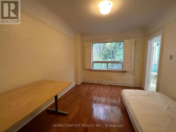 Toronto (leaside), ON M4G1V7,745 MILLWOOD ROAD