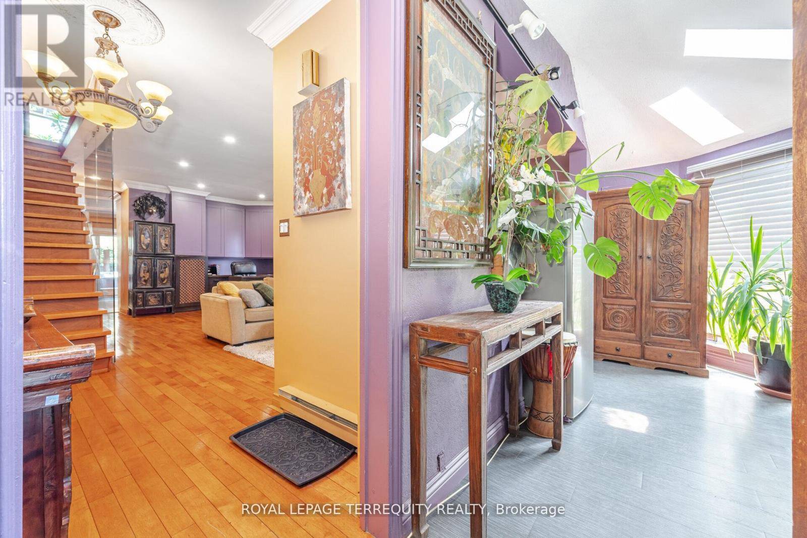Toronto (rosedale-moore Park), ON M4W2X4,329 GLEN ROAD