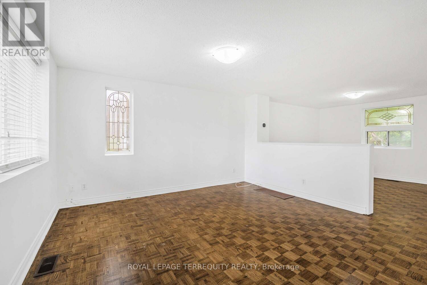 Toronto (clanton Park), ON M3H2G6,109 YORK DOWNS DRIVE