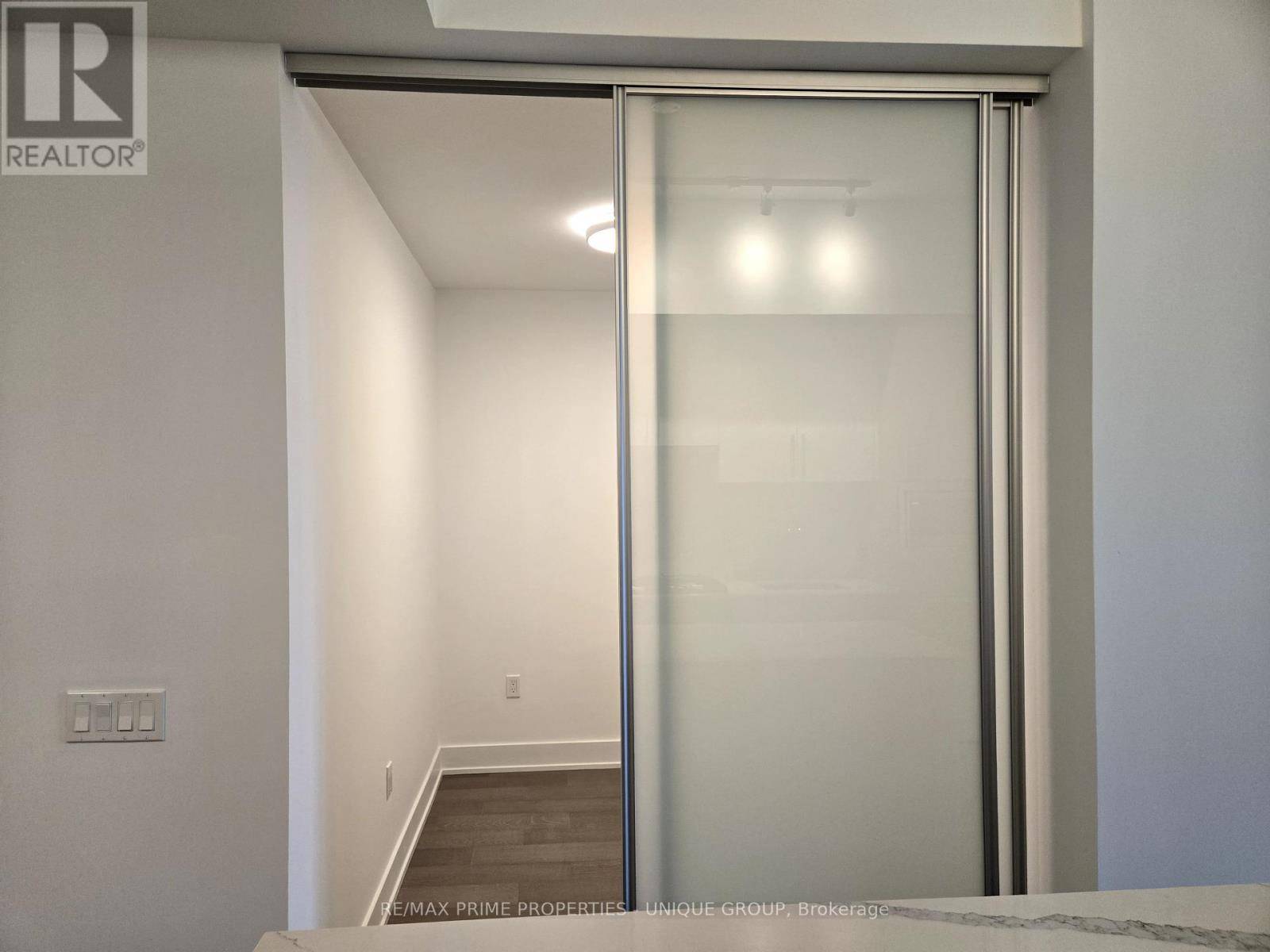 Toronto (yonge-eglinton), ON M5P1E7,8 Manor RD West #806