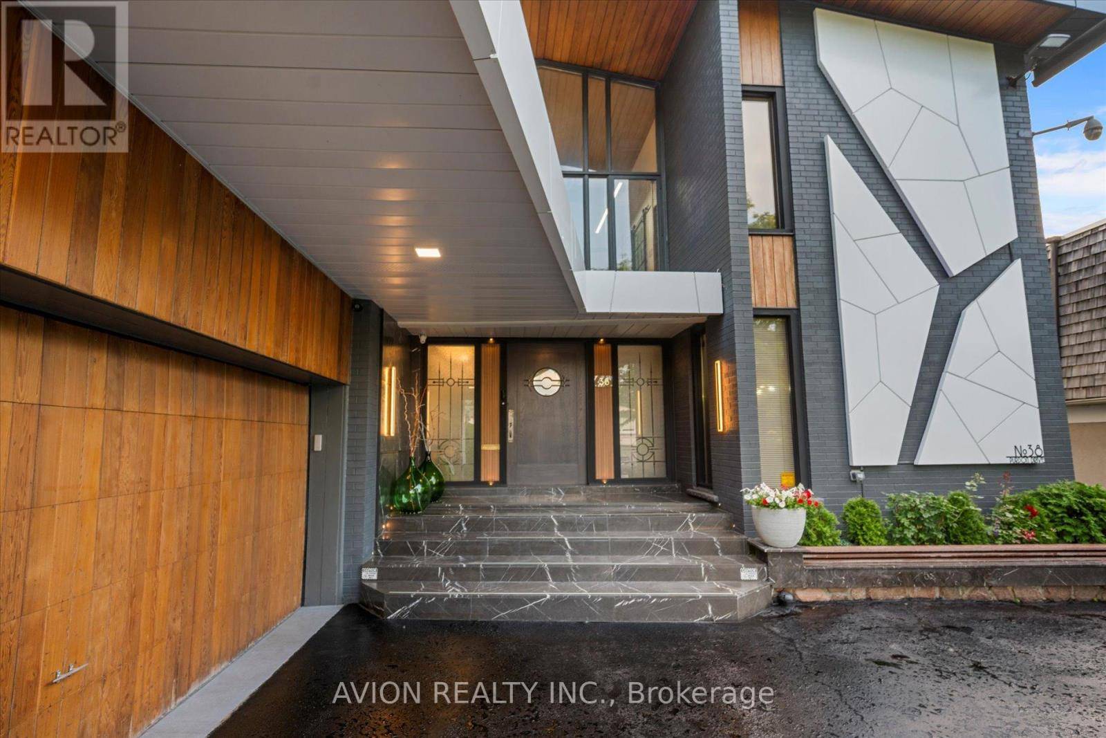 Toronto (bathurst Manor), ON M3H4X1,38 PURDON DRIVE