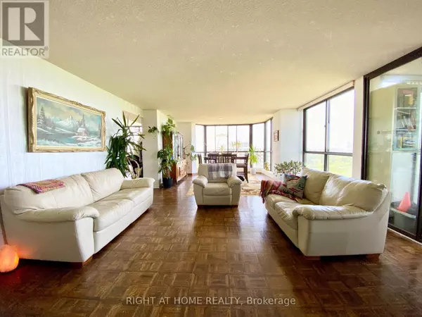 Toronto (westminster-branson), ON M2R3T1,131 Torresdale AVE #1703