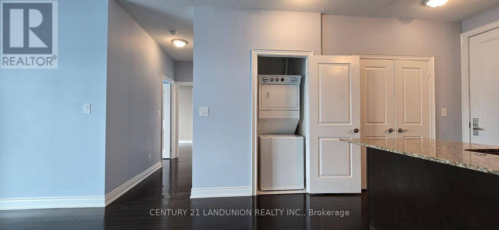 Toronto (don Valley Village), ON M2J0B1,10 Bloorview PL #911