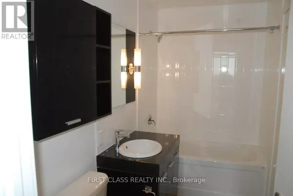 Toronto (bayview Village), ON M2K0B4,33 Singer CT #PH10