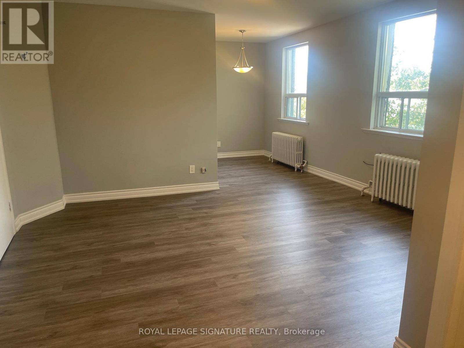 Toronto (little Portugal), ON M6J3E6,382 Dovercourt RD #34