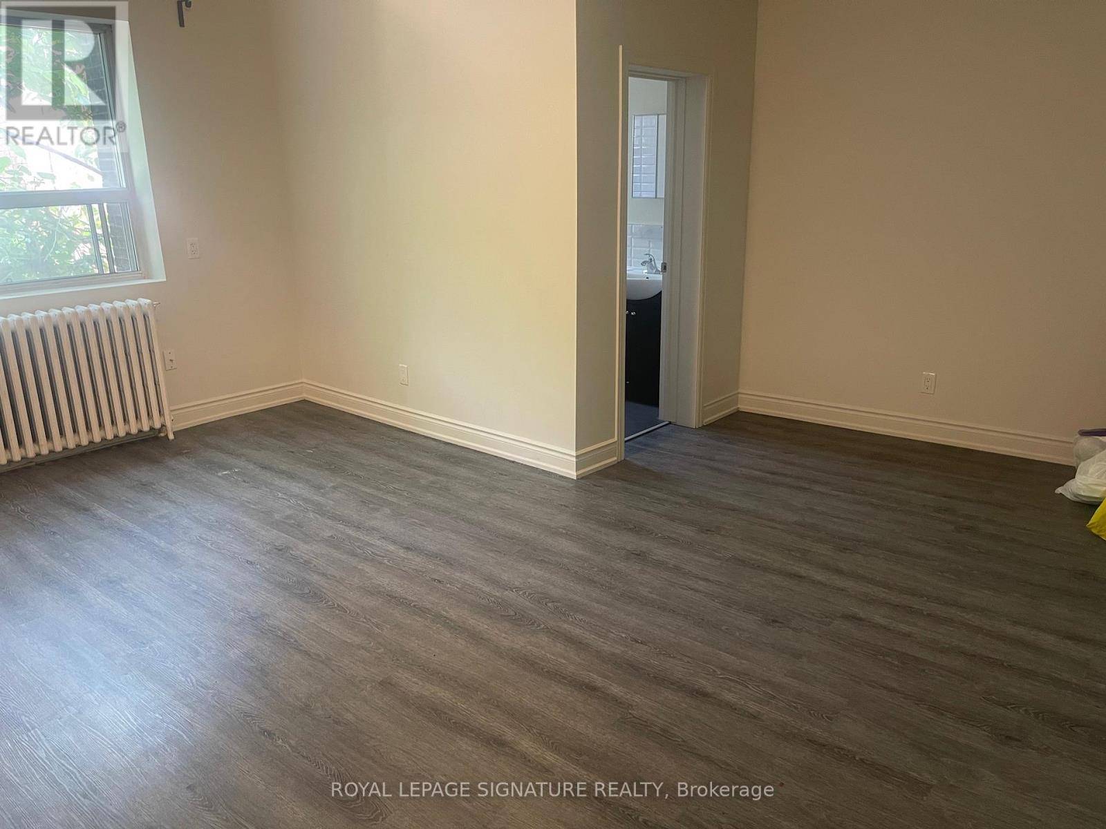 Toronto (dufferin Grove), ON M6J3E7,394 Dovercourt RD #24