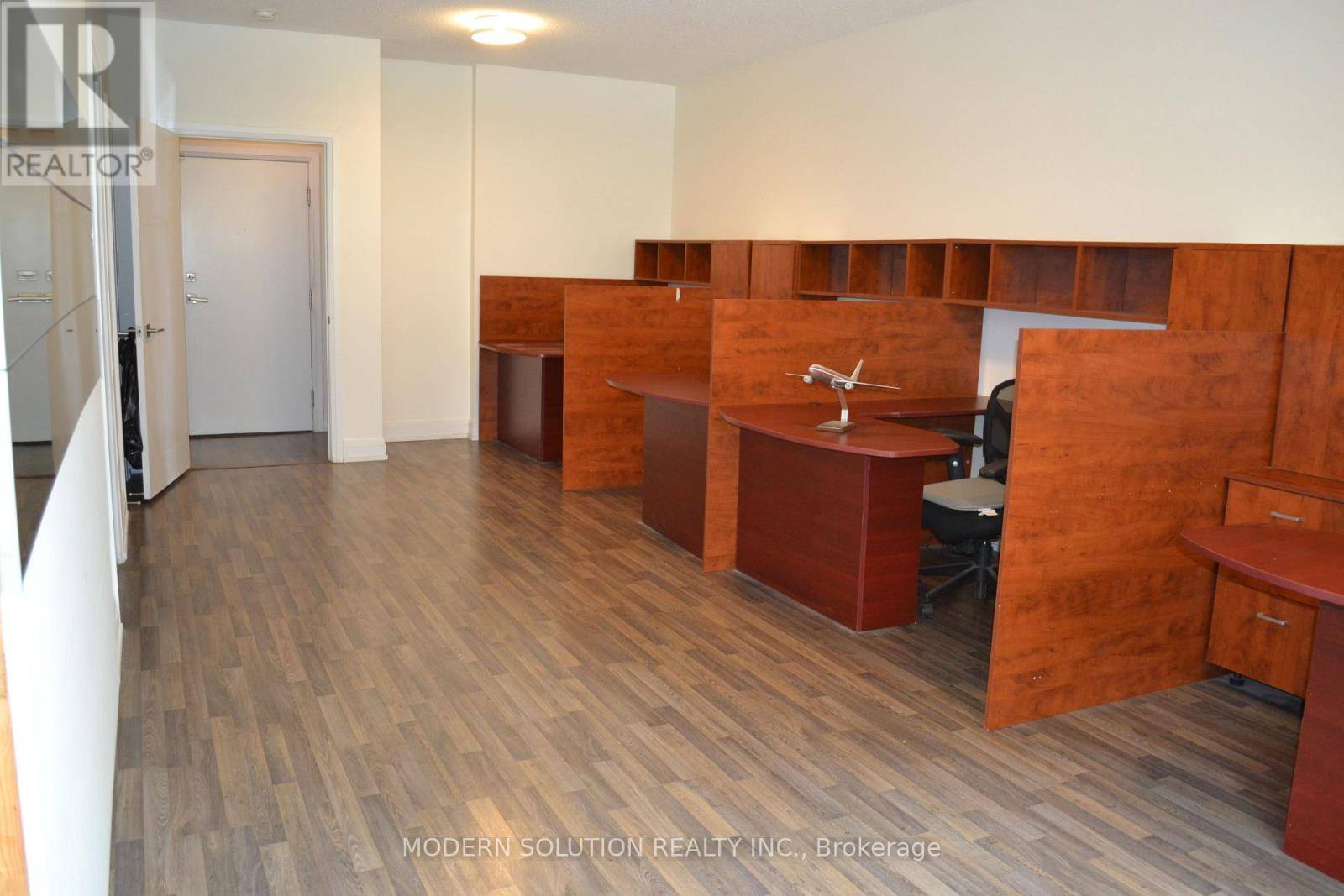 Toronto (clanton Park), ON M3H0C5,555 Wilson Ave W AVE #E109