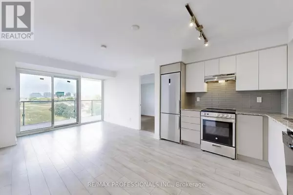 Toronto (englemount-lawrence), ON M6A0B3,120 Varna DR #613