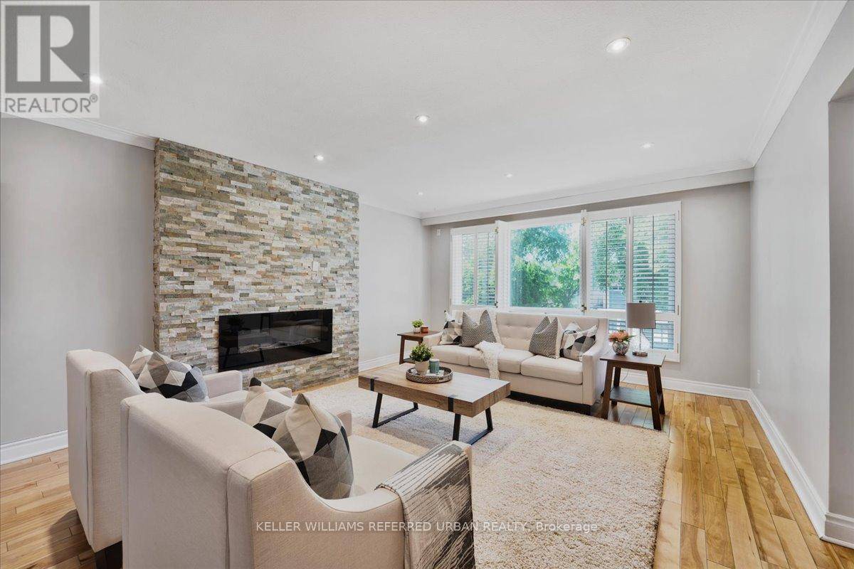 Toronto (newtonbrook West), ON M2M1T5,9 FAIRCHILD AVENUE