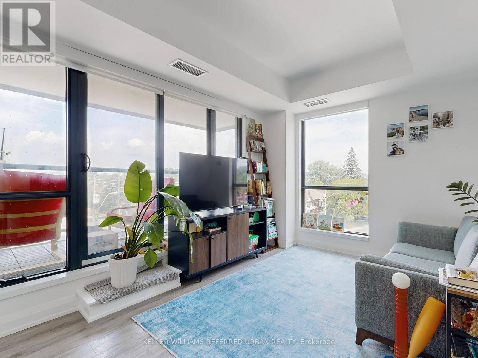 Toronto (mount Pleasant East), ON M4S0C9,730 Hillsdale AVE East #315
