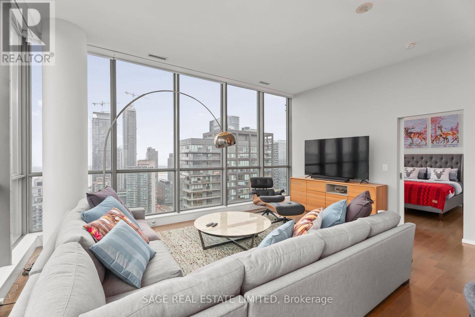 Toronto (waterfront Communities), ON M5V0K4,8 Charlotte ST #3505