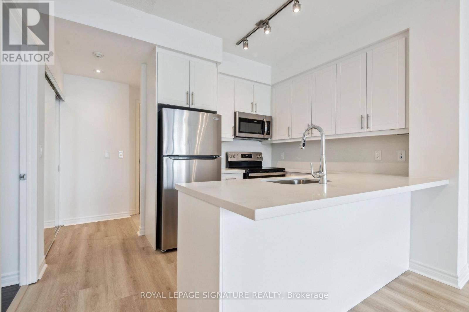 Toronto (bayview Village), ON M2K0A3,2885 Bayview AVE #233