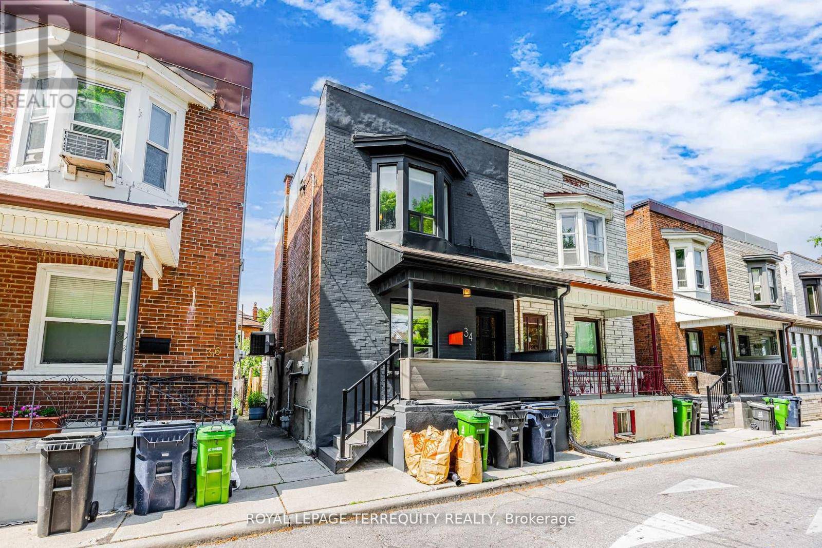 Toronto (oakwood Village), ON M6E1L4,34 O'LEARY AVENUE