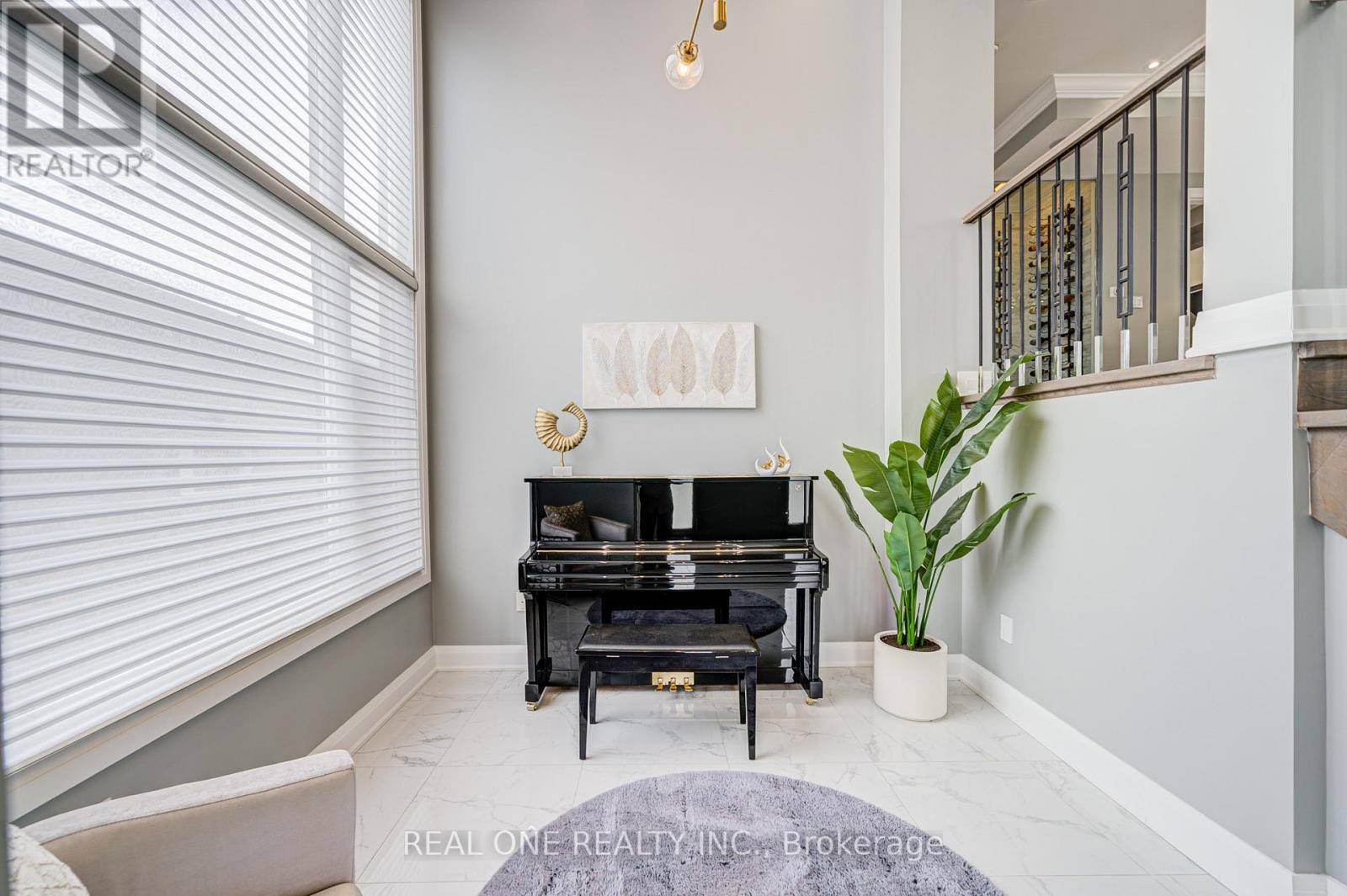 Toronto (bathurst Manor), ON M3H3Z1,158 WATERLOO AVENUE