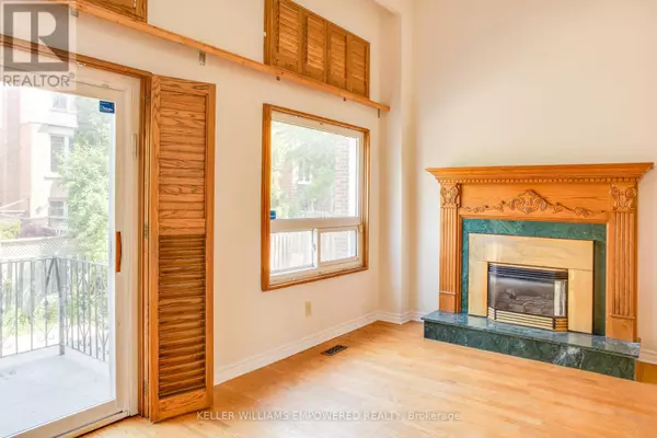 Toronto (westminster-branson), ON M2R3T8,54 CARNIVAL COURT