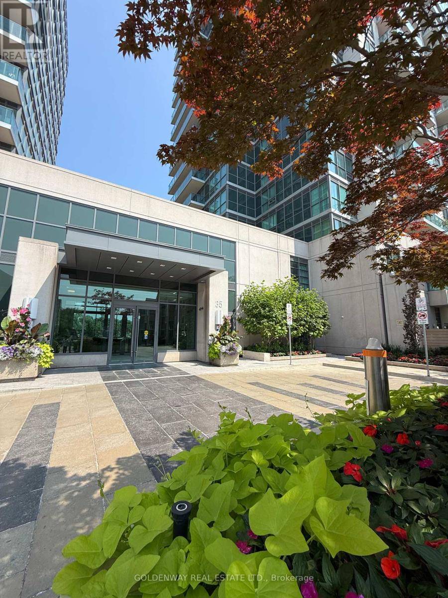Toronto (thorncliffe Park), ON M4G0A5,35 Brian Peck CRES #722