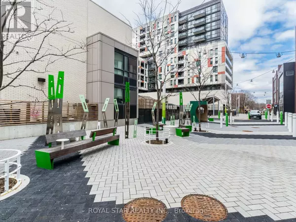 Toronto (regent Park), ON M5A0M8,35 Tubman AVE #913