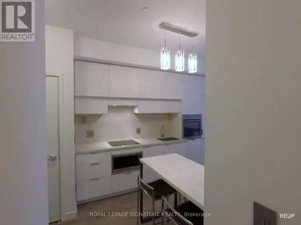 Toronto (mount Pleasant West), ON M4P1A6,8 Eglinton AVE West #2402