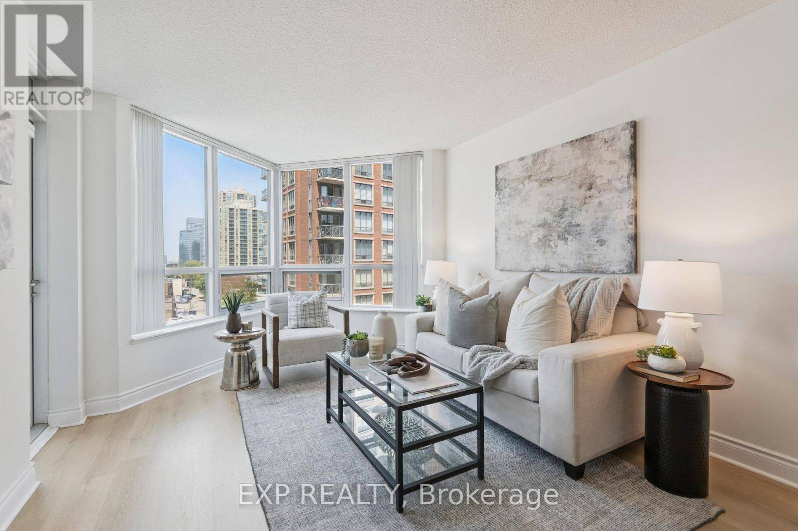 Toronto (willowdale East), ON M2N5R6,500 Doris AVE #720