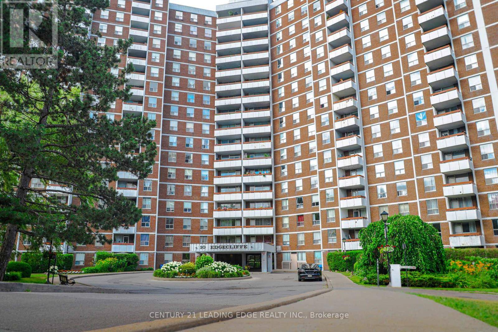 Toronto (flemingdon Park), ON M3C3A3,10 Edgecliff Golfway #617