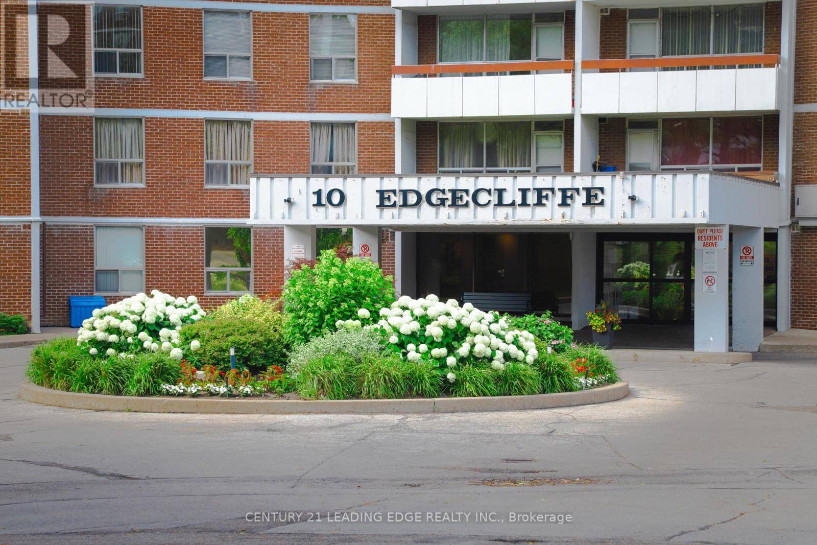 Toronto (flemingdon Park), ON M3C3A3,10 Edgecliff Golfway #617